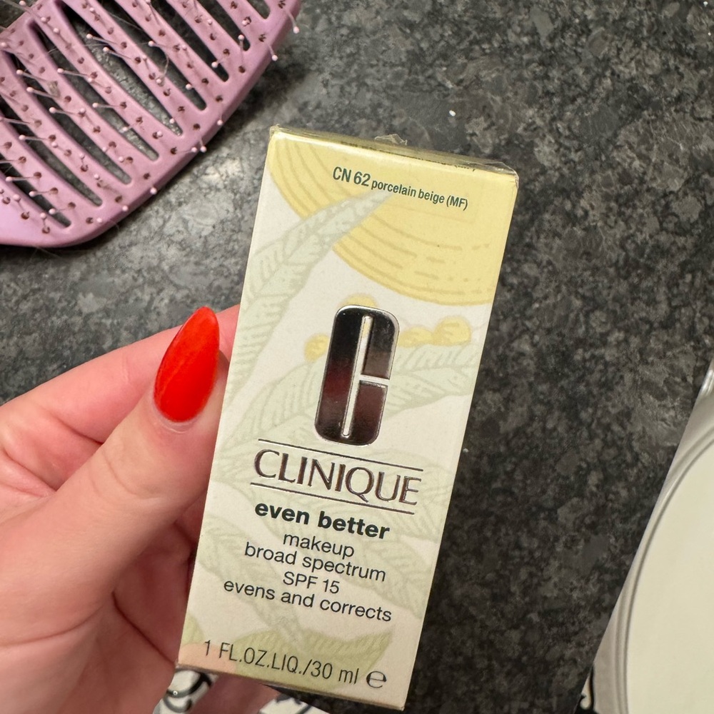 Clinique Even Better Makeup SPF 15 - Porcelain Beige